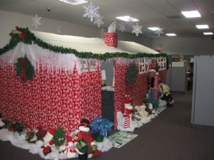 10 Tips For Decorating Your Cubicle For The Holiday Season